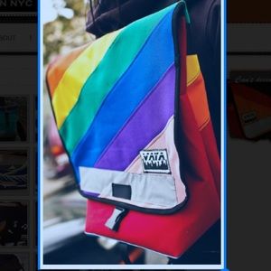 🖤SOLD VAYA backpack great condition Huge capacity